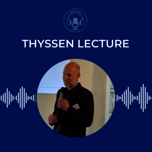 Photograph of Sebastian Conrad holding a microphone while lecturing at the GHIL. On a blue background, with the GHIL podcast symbol of a microphone and headphones in a circle.