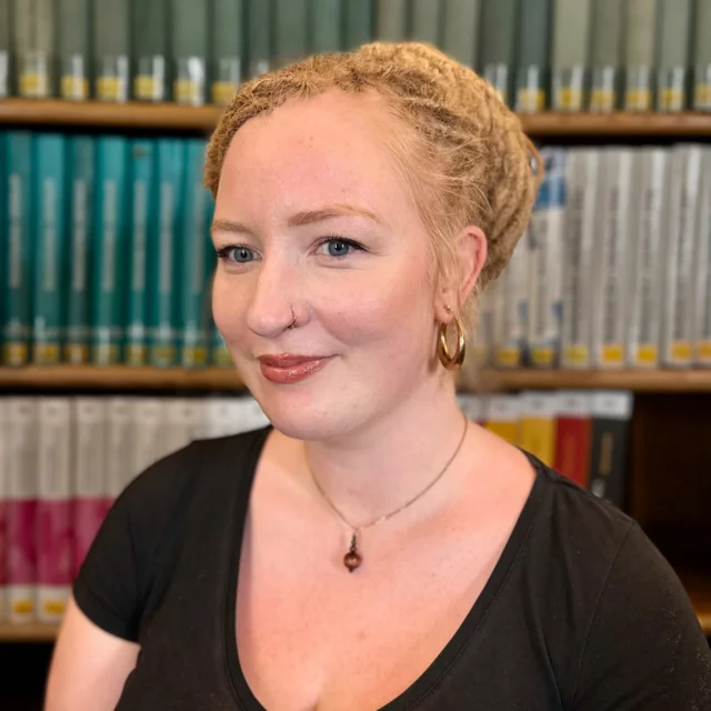 Portrait photograph of Mia Hellmich.