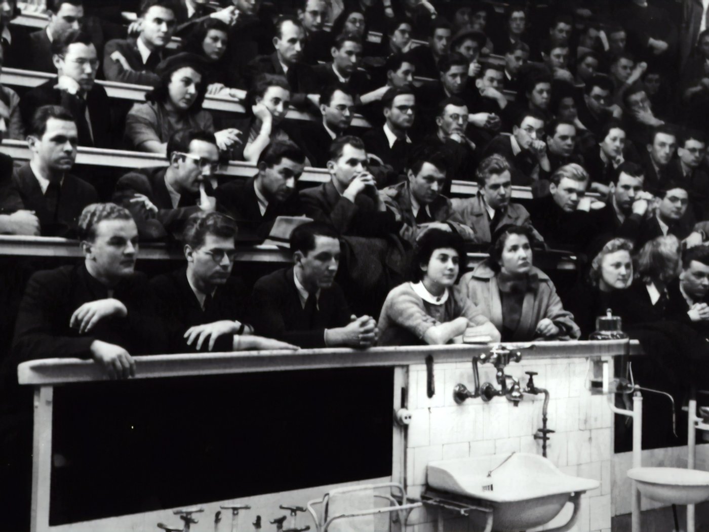 Students at a lecture by Prof. Leopold Schönbauer, 1948